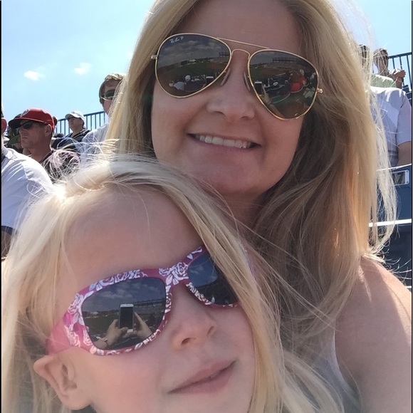 Posh Ambassador - Picture 3 of 4